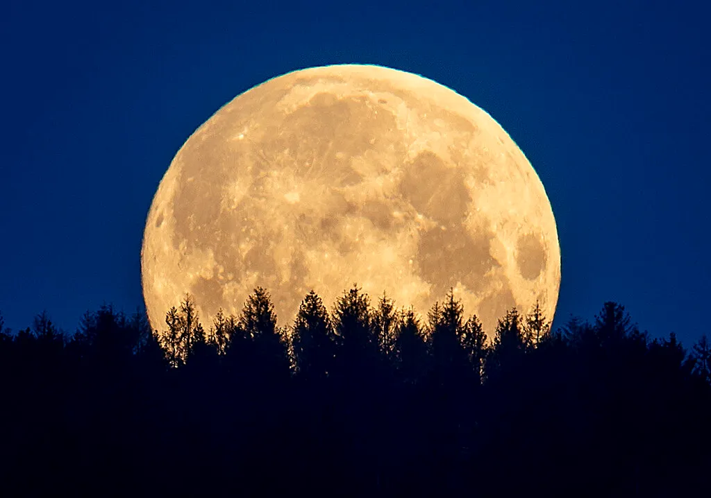Learn the Significance of the Full Moon